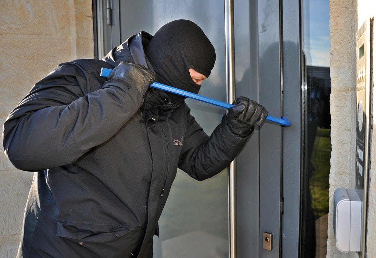 Kingdom Locksmith engineer in Nottingham