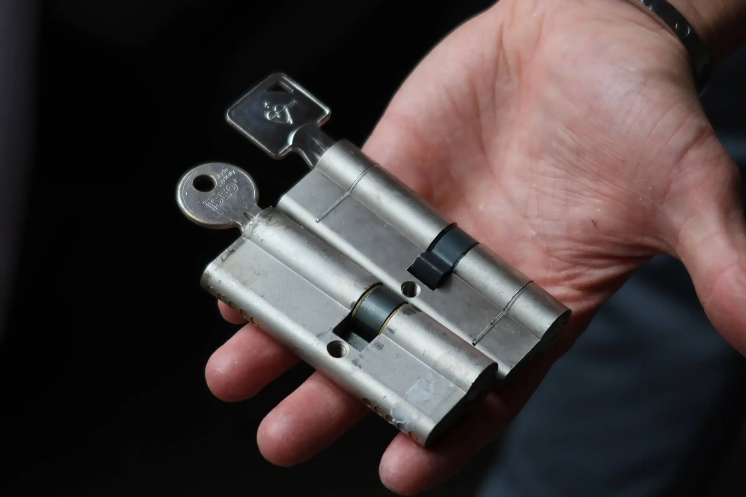 Kingdom Locksmith engineer in Nottingham